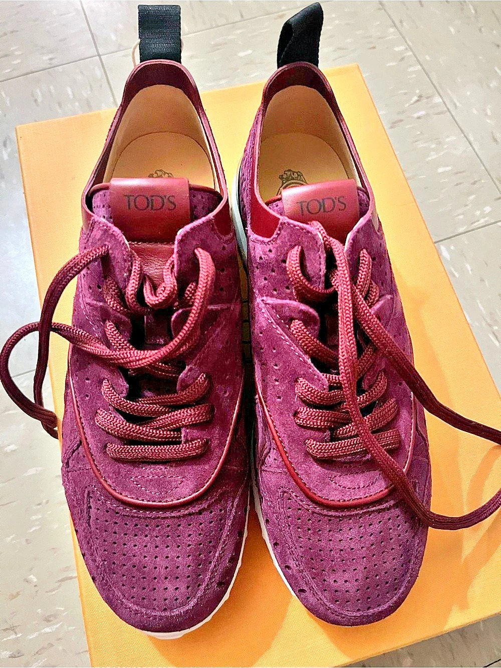 Tod's Gommino Sole Runner Sneakers Burgundy Like New